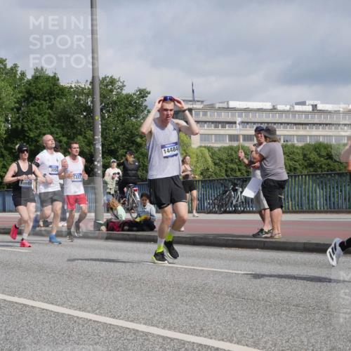 29.06.2025 - hella hamburg halbmarathon Luisa Fischer http://msf.ph/oto/8459299 29.06.2025 09:53:30 Kennedybrücke 167, 18045, 3056, 1441, 14484, 18442, 1441, 1677, 2579, 3056, 4888, 4889, 5087, 6639, 6721, 7284, 8122, 8319, 8966, 9313 meine-sportfotos.de