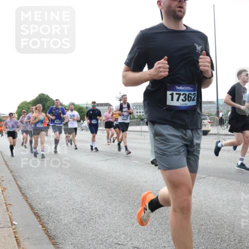 29.06.2025 - hella hamburg halbmarathon Lena Gebhardt http://msf.ph/oto/8459314 29.06.2025 10:31:46 Lombardsbrücke 9478, 9882, 10421, 10421, 1235, 6160, 17362, 10435, 1235, 1373, 1844, 1879, 2384, 2672, 2831, 2832, 3221, 3239, 3358, 3396, 3397, 3424, 3571, 3681, 3751, 3752, 4877, 4953, 5156, 5165, 5601, 5846, 5965, 6078, 6160, 6546, 6573, 6640, 6718, 6727, 7295, 7334, 7344, 7695, 7772, 7816, 7898, 8304, 8538, 8620, 8806, 9078, 9104, 9183, 9478, 9812, 9883, 10240, 10586, 11587, 13724, 15725, 16978, 17404, 17517, 17706 meine-sportfotos.de