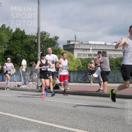 29.06.2025 - hella hamburg halbmarathon Luisa Fischer http://msf.ph/oto/8459339 29.06.2025 09:53:31 Kennedybrücke 15297, 1677, 780451, 056, 441, 1448, 1441, 1677, 2579, 3056, 4888, 4889, 5087, 6639, 6721, 7116, 7284, 7635, 8122, 8319, 8966, 9313 meine-sportfotos.de