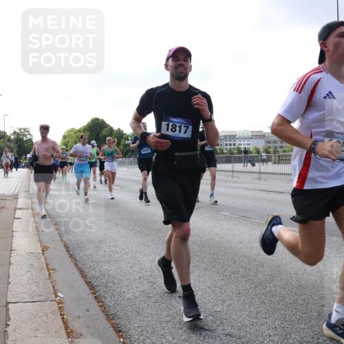 29.06.2025 - hella hamburg halbmarathon Lena Gebhardt http://msf.ph/oto/8459344 29.06.2025 09:54:42 Lombardsbrücke 5447, 1817, 116, 51, 8482, 1171, 1342, 1399, 1549, 1817, 1942, 2020, 2098, 2188, 2222, 2367, 2442, 2470, 2561, 2592, 2596, 2670, 2842, 2889, 2955, 3208, 3209, 3477, 3562, 4017, 4029, 4816, 4832, 5020, 5399, 5447, 5706, 5884, 6266, 6290, 6389, 6630, 6723, 6819, 6978, 6991, 7087, 7274, 7297, 7335, 7709, 7908, 8117, 8142, 8374, 8482, 8487, 8576, 8657, 8698, 8916, 8981, 9038, 9051, 9093, 9661, 9710, 9815, 9924, 10057, 10237 meine-sportfotos.de