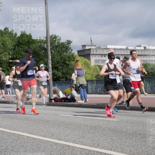29.06.2025 - hella hamburg halbmarathon Luisa Fischer http://msf.ph/oto/8459375 29.06.2025 09:53:32 Kennedybrücke 3268, 8122, 8966, 17, 15297, 1677, 18045, 1441, 1441, 1677, 1962, 2579, 3056, 4888, 4889, 5087, 6639, 6721, 6901, 7116, 7284, 7635, 8122, 8319, 8966, 9313 meine-sportfotos.de