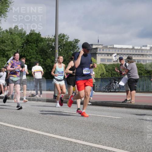 29.06.2025 - hella hamburg halbmarathon Luisa Fischer http://msf.ph/oto/8459419 29.06.2025 09:53:33 Kennedybrücke 2915, 2579, 6639, 15297, 1441, 1677, 1962, 2579, 3056, 4888, 4889, 5087, 6639, 6721, 6901, 7116, 7284, 7635, 8122, 8319, 8966, 9313 meine-sportfotos.de