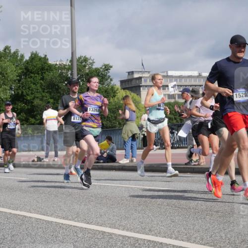 29.06.2025 - hella hamburg halbmarathon Luisa Fischer http://msf.ph/oto/8459467 29.06.2025 09:53:34 Kennedybrücke 17668, 12915, 15297, 6639, 13268, 8122, 2579, 1256, 1441, 1677, 1962, 2579, 3056, 4888, 4889, 5087, 6639, 6721, 6901, 7116, 7284, 7635, 8122, 8319, 8966, 9313, 10469 meine-sportfotos.de