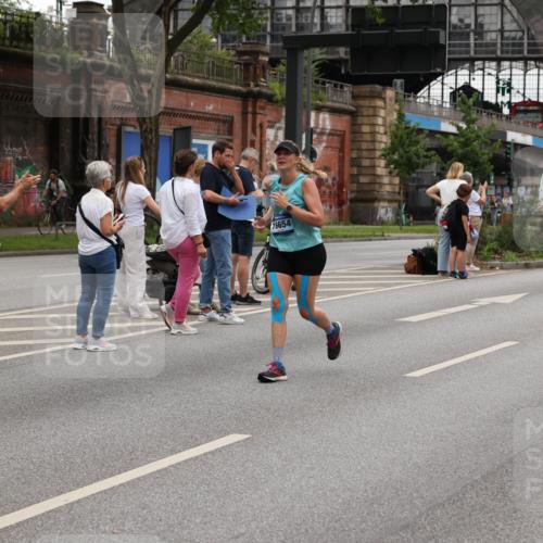 29.06.2025 - hella hamburg halbmarathon Yannick Fuchs http://msf.ph/oto/8459563 29.06.2025 10:56:35 20KM 1114, 1194, 1212, 1264, 1377, 1432, 1568, 1573, 1674, 1726, 1851, 3001, 3740, 4511, 6311, 6602, 6752, 7869, 8045, 8624, 8730, 10214, 10519, 11180, 12008, 12156, 12286, 13498, 14348, 14368, 16654, 16688, 17096, 17136, 17142, 18382, 18530, 19023 meine-sportfotos.de