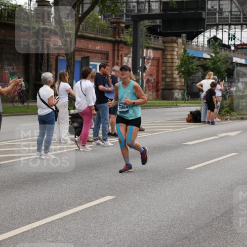 29.06.2025 - hella hamburg halbmarathon Yannick Fuchs http://msf.ph/oto/8459601 29.06.2025 10:56:35 20KM 1114, 1194, 1212, 1264, 1377, 1432, 1568, 1573, 1674, 1726, 1851, 3001, 3740, 4511, 6311, 6602, 6752, 7869, 8045, 8624, 8730, 10214, 10519, 11180, 12008, 12156, 12286, 13498, 14348, 14368, 16654, 16688, 17096, 17136, 17142, 18382, 18530, 19023 meine-sportfotos.de
