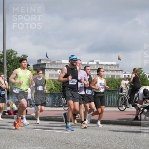 29.06.2025 - hella hamburg halbmarathon Luisa Fischer http://msf.ph/oto/8459680 29.06.2025 09:53:39 Kennedybrücke 11, 5387, 1962, 9313, 7116, 5087, 295, 8319, 16689, 1256, 1962, 2579, 3947, 4854, 4888, 4889, 5087, 6593, 6721, 6901, 7116, 7284, 7635, 8319, 8966, 9313, 9755, 9833, 10415, 10469 meine-sportfotos.de