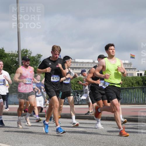 29.06.2025 - hella hamburg halbmarathon Luisa Fischer http://msf.ph/oto/8459705 29.06.2025 09:53:40 Kennedybrücke 6901, 706, 2434, 481, 1624, 6721, 5387, 12931, 1256, 1962, 2579, 3947, 4854, 4888, 4889, 5087, 6593, 6721, 6901, 7116, 7284, 7378, 7635, 8319, 9313, 9371, 9755, 9833, 9885, 10415, 10469 meine-sportfotos.de
