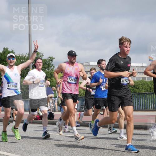 29.06.2025 - hella hamburg halbmarathon Luisa Fischer http://msf.ph/oto/8459725 29.06.2025 09:53:40 Kennedybrücke 6901, 15706, 12434, 19, 8, 6721, 70, 7284, 16, 1256, 1962, 2579, 3947, 4854, 4888, 4889, 5087, 6593, 6721, 6901, 7116, 7284, 7378, 7635, 8319, 9313, 9371, 9755, 9833, 9885, 10415, 10469 meine-sportfotos.de