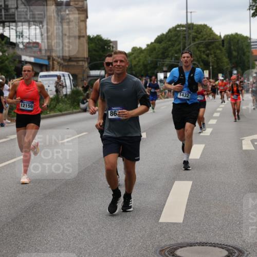 29.06.2025 - hella hamburg halbmarathon Yannick Fuchs http://msf.ph/oto/8459730 29.06.2025 10:56:36 20KM 1114, 1194, 1212, 1264, 1377, 1432, 1531, 1568, 1573, 1674, 1726, 1851, 3001, 3740, 4511, 6311, 6602, 6752, 7869, 8045, 8624, 8730, 10214, 10519, 11180, 12008, 12156, 12286, 13498, 14348, 14368, 16654, 16688, 17096, 17119, 17136, 17142, 18382, 18530, 19023 meine-sportfotos.de