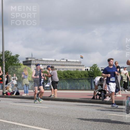 29.06.2025 - hella hamburg halbmarathon Luisa Fischer http://msf.ph/oto/8459791 29.06.2025 09:53:42 Kennedybrücke 18055, 16224, 690, 1256, 1912, 1962, 3947, 4854, 4865, 5275, 6593, 6721, 6901, 7116, 7284, 7378, 7635, 7693, 8319, 9313, 9371, 9755, 9833, 9885, 10193, 10415, 10469 meine-sportfotos.de