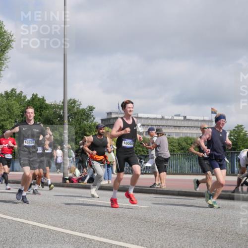 29.06.2025 - hella hamburg halbmarathon Luisa Fischer http://msf.ph/oto/8459823 29.06.2025 09:53:43 Kennedybrücke 16761, 10415, 16656, 049, 9833, 18055, 1256, 1912, 1962, 3947, 4854, 4865, 5275, 6593, 6721, 6901, 7116, 7284, 7378, 7635, 7693, 8319, 9313, 9371, 9755, 9833, 9885, 10193, 10415, 10469 meine-sportfotos.de