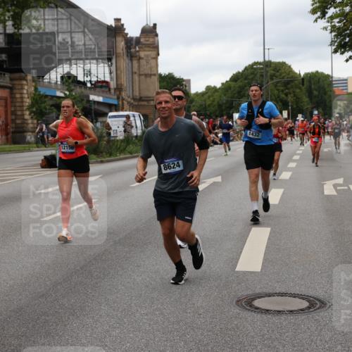 29.06.2025 - hella hamburg halbmarathon Yannick Fuchs http://msf.ph/oto/8459858 29.06.2025 10:56:36 20KM 1114, 1194, 1212, 1264, 1377, 1432, 1531, 1568, 1573, 1674, 1726, 1851, 3001, 3740, 4511, 6311, 6602, 6752, 7869, 8045, 8624, 8730, 10214, 10519, 11180, 12008, 12156, 12286, 13498, 14348, 14368, 16654, 16688, 17096, 17119, 17136, 17142, 18382, 18530, 19023 meine-sportfotos.de