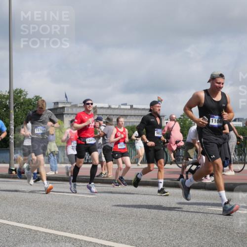 29.06.2025 - hella hamburg halbmarathon Luisa Fischer http://msf.ph/oto/8459899 29.06.2025 09:53:46 Kennedybrücke 9755, 4854, 16761, 394, 10415, 18274, 9833, 11049, 1136, 1256, 1912, 3700, 3947, 4854, 4865, 5275, 6593, 7378, 7693, 9262, 9371, 9755, 9833, 9885, 10193, 10415, 10469 meine-sportfotos.de