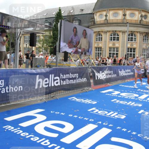 29.06.2025 - hella hamburg halbmarathon Michael Strokosch http://msf.ph/oto/8459926 29.06.2025 10:32:35 Ziel 1707, 5070, 8883, 11745, 11877, 13199, 14293, 14908, 16957, 18135, 18562, 18563 meine-sportfotos.de