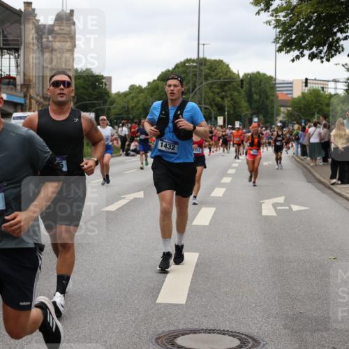 29.06.2025 - hella hamburg halbmarathon Yannick Fuchs http://msf.ph/oto/8459933 29.06.2025 10:56:36 20KM 1114, 1194, 1212, 1264, 1377, 1432, 1531, 1568, 1573, 1674, 1726, 1851, 3001, 3740, 4511, 6311, 6602, 6752, 7869, 8045, 8624, 8730, 10214, 10519, 11180, 12008, 12156, 12286, 13498, 14348, 14368, 16654, 16688, 17096, 17119, 17136, 17142, 18382, 18530, 19023 meine-sportfotos.de