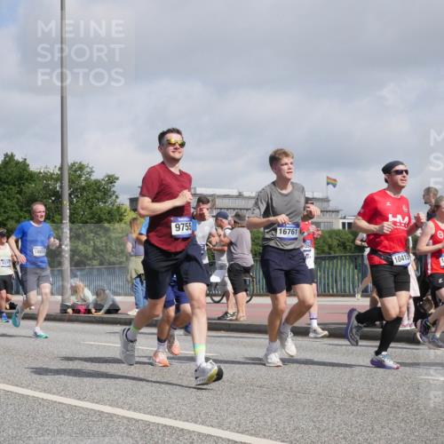 29.06.2025 - hella hamburg halbmarathon Luisa Fischer http://msf.ph/oto/8459935 29.06.2025 09:53:46 Kennedybrücke 6593, 9371, 18650, 9755, 16761, 3947, 12, 10415, 18274, 1136, 1256, 1912, 3700, 3947, 4854, 4865, 5275, 6593, 7378, 7693, 9262, 9371, 9755, 9833, 9885, 10193, 10415, 10469 meine-sportfotos.de