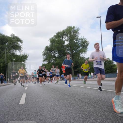 29.06.2025 - hella hamburg halbmarathon Luisa Fischer http://msf.ph/oto/8459939 29.06.2025 10:38:20 Kennedybrücke 1849, 7733, 2326, 5027, 12338, 1598, 1417, 1497, 1821, 1849, 2265, 4564, 5027, 5793, 6746, 6803, 6859, 7386, 7733, 9342, 10335, 10393 meine-sportfotos.de