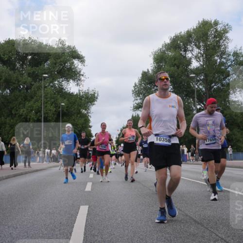29.06.2025 - hella hamburg halbmarathon Luisa Fischer http://msf.ph/oto/8460026 29.06.2025 10:38:31 Kennedybrücke 11886, 4696, 3958, 10358, 17650, 2198, 3170, 3958, 4333, 4564, 4696, 4703, 6365, 6379, 6397, 8249, 8296, 9803, 10358 meine-sportfotos.de