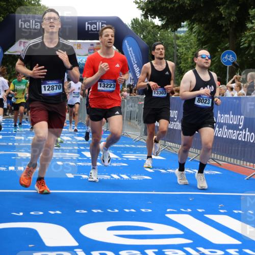 29.06.2025 - hella hamburg halbmarathon Strokosch-Dieckow http://msf.ph/oto/8460031 29.06.2025 10:47:31 Ziel 51, 1012, 1070, 1320, 1592, 1696, 2284, 2839, 2869, 2953, 3304, 5532, 5650, 5889, 6009, 8023, 8234, 8693, 8852, 8927, 9305, 10969, 11021, 12870, 13223, 13303, 14618, 14619, 15350, 15451, 15479, 15923, 16819, 17846, 17905, 18104, 18758, 18970, 18974, 19181 meine-sportfotos.de