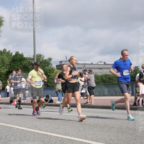 29.06.2025 - hella hamburg halbmarathon Luisa Fischer http://msf.ph/oto/8460034 29.06.2025 09:53:48 Kennedybrücke 10193, 7378, 17834, 5654, 75, 18650, 1136, 1912, 2972, 3700, 3947, 4759, 4854, 4865, 5275, 6593, 7378, 7693, 9262, 9371, 9755, 9833, 9885, 10193, 10415 meine-sportfotos.de