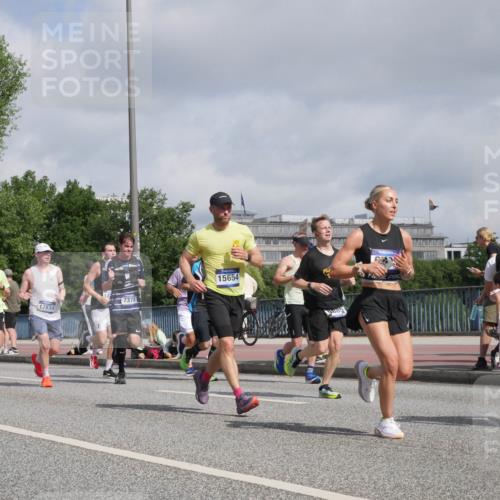 29.06.2025 - hella hamburg halbmarathon Luisa Fischer http://msf.ph/oto/8460049 29.06.2025 09:53:49 Kennedybrücke 11907, 10193, 17834, 7378, 15654, 1136, 1912, 2972, 3700, 3947, 4759, 4843, 4854, 4865, 5275, 5375, 6593, 7378, 7693, 9262, 9371, 9755, 9833, 9885, 10193, 10415 meine-sportfotos.de