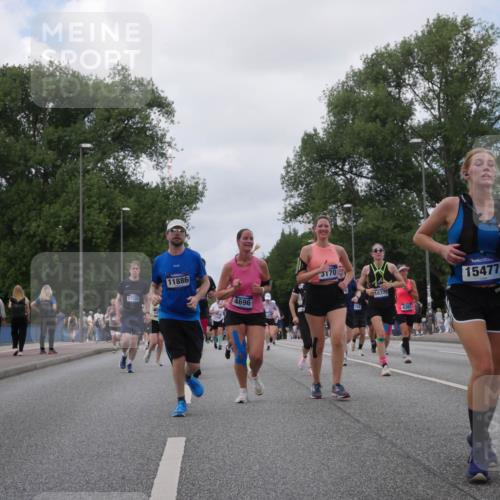29.06.2025 - hella hamburg halbmarathon Luisa Fischer http://msf.ph/oto/8460055 29.06.2025 10:38:33 Kennedybrücke 17526, 11886, 4696, 3170, 704, 18375, 6365, 15477, 2198, 2787, 3170, 3958, 4333, 4696, 4703, 6365, 6379, 6397, 6471, 8249, 8296, 9803, 10358, 10360 meine-sportfotos.de