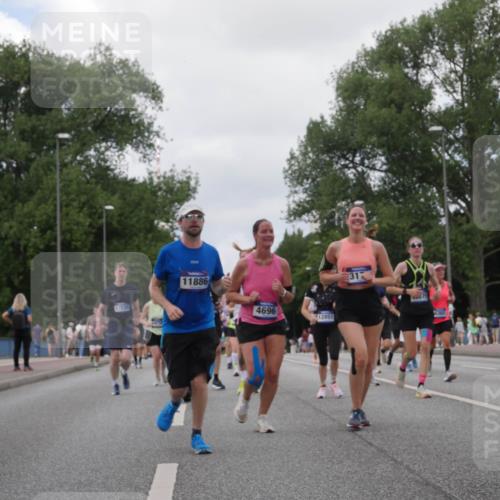 29.06.2025 - hella hamburg halbmarathon Luisa Fischer http://msf.ph/oto/8460059 29.06.2025 10:38:33 Kennedybrücke 17533, 11886, 4696, 12851, 154, 2198, 2787, 3170, 3958, 4333, 4696, 4703, 6365, 6379, 6397, 6471, 8249, 8296, 9803, 10358, 10360 meine-sportfotos.de