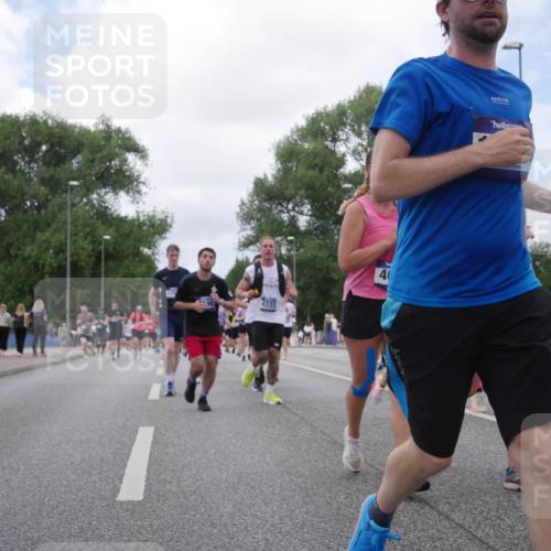 29.06.2025 - hella hamburg halbmarathon Luisa Fischer http://msf.ph/oto/8460086 29.06.2025 10:38:35 Kennedybrücke 198, 4333, 40, 2198, 2787, 3170, 3958, 4333, 4696, 4703, 6029, 6365, 6397, 6471, 8249, 8296, 9803, 10358, 10360 meine-sportfotos.de