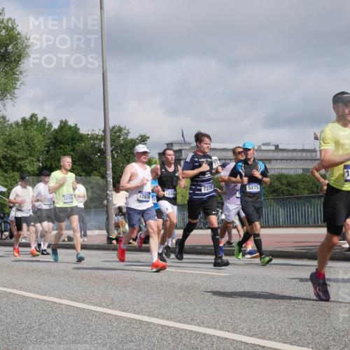 29.06.2025 - hella hamburg halbmarathon Luisa Fischer http://msf.ph/oto/8460093 29.06.2025 09:53:50 Kennedybrücke 4865, 1481, 92620, 10193, 7378, 17834, 12385, 5275, 11902, 15654, 1136, 1912, 2972, 3700, 3947, 4759, 4843, 4854, 4865, 5275, 5375, 6593, 7378, 7693, 9262, 9371, 9755, 9885, 10193 meine-sportfotos.de