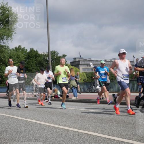 29.06.2025 - hella hamburg halbmarathon Luisa Fischer http://msf.ph/oto/8460106 29.06.2025 09:53:51 Kennedybrücke 13525, 15424, 4865, 816, 10193, 1912, 11907, 17834, 7378, 7693, 1136, 1912, 1941, 2972, 3523, 3700, 3947, 4759, 4843, 4865, 5275, 5375, 6593, 7378, 7693, 9262, 9371, 9380, 9885, 10193 meine-sportfotos.de