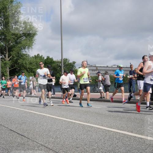 29.06.2025 - hella hamburg halbmarathon Luisa Fischer http://msf.ph/oto/8460112 29.06.2025 09:53:51 Kennedybrücke 15424, 4865, 10193, 1912, 17834, 7378, 1136, 1912, 1941, 2972, 3523, 3700, 3947, 4759, 4843, 4865, 5275, 5375, 6593, 7378, 7693, 9262, 9371, 9380, 9885, 10193 meine-sportfotos.de