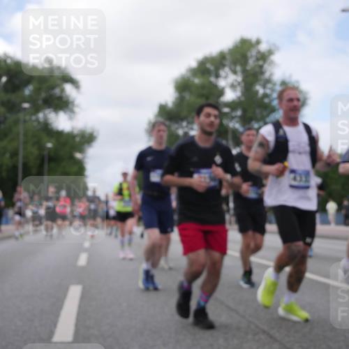29.06.2025 - hella hamburg halbmarathon Luisa Fischer http://msf.ph/oto/8460119 29.06.2025 10:38:36 Kennedybrücke 43, 2198, 2787, 3170, 3958, 4333, 4696, 4703, 6029, 6365, 6397, 6471, 8249, 8296, 9803, 10360, 10652 meine-sportfotos.de