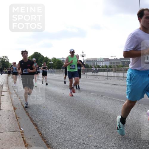 29.06.2025 - hella hamburg halbmarathon Lena Gebhardt http://msf.ph/oto/8460128 29.06.2025 09:54:45 Lombardsbrücke 672, 18915, 6978, 11518, 1892, 1171, 1342, 1549, 1817, 1942, 2020, 2098, 2222, 2367, 2442, 2470, 2561, 2592, 2596, 2670, 2816, 2842, 2889, 2955, 3208, 3209, 3562, 4017, 4029, 4816, 4832, 5020, 5399, 5447, 5706, 5884, 6266, 6290, 6389, 6630, 6723, 6819, 6923, 6978, 6991, 7087, 7274, 7335, 7709, 7908, 8117, 8142, 8374, 8482, 8487, 8576, 8657, 8698, 8916, 8981, 9038, 9051, 9093, 9476, 9661, 9710, 9815, 9924, 10057, 10237, 11333 meine-sportfotos.de