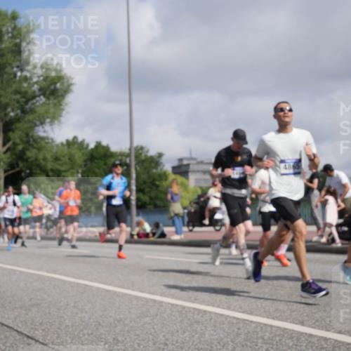 29.06.2025 - hella hamburg halbmarathon Luisa Fischer http://msf.ph/oto/8460132 29.06.2025 09:53:53 Kennedybrücke 4865, 1136, 1912, 1941, 2972, 3523, 3700, 4759, 4843, 4865, 5275, 5375, 7378, 7693, 9262, 9371, 9380, 9885, 10193 meine-sportfotos.de