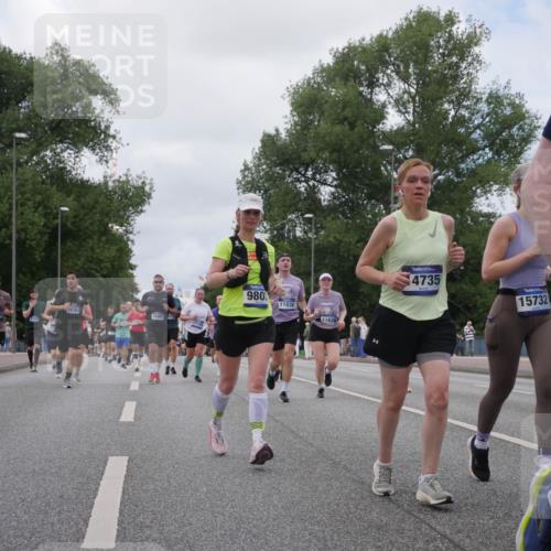 29.06.2025 - hella hamburg halbmarathon Luisa Fischer http://msf.ph/oto/8460155 29.06.2025 10:38:38 Kennedybrücke 18361, 11790, 10360, 02, 17105, 980, 11838, 11839, 4735, 15732, 2198, 2787, 3170, 3958, 4333, 4696, 4703, 6029, 6189, 6365, 6397, 6471, 8249, 8296, 9803, 10360, 10652 meine-sportfotos.de