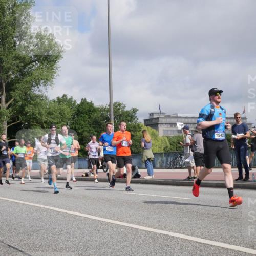 29.06.2025 - hella hamburg halbmarathon Luisa Fischer http://msf.ph/oto/8460167 29.06.2025 09:53:54 Kennedybrücke 3700, 2972, 5375, 14210, 13525, 15424, 1136, 1912, 1941, 2972, 3523, 3700, 4759, 4843, 4865, 5275, 5375, 7693, 9262, 9380, 10193 meine-sportfotos.de