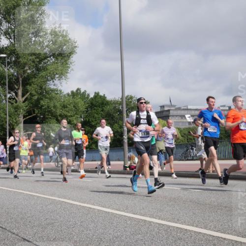 29.06.2025 - hella hamburg halbmarathon Luisa Fischer http://msf.ph/oto/8460219 29.06.2025 09:53:55 Kennedybrücke 11959, 1136, 17724, 972, 14210, 1420, 18013, 1352, 3700, 1136, 1912, 1941, 2972, 3523, 3700, 4759, 4843, 5375, 9262, 9380 meine-sportfotos.de