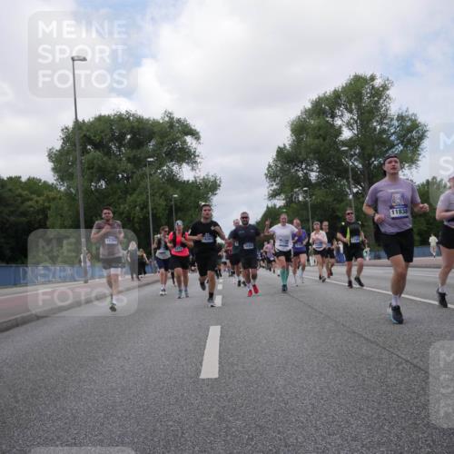 29.06.2025 - hella hamburg halbmarathon Luisa Fischer http://msf.ph/oto/8460232 29.06.2025 10:38:40 Kennedybrücke 11790, 18361, 17105, 1156, 6471, 2787, 11838, 11839, 2198, 2787, 4703, 4965, 5147, 6029, 6189, 6471, 8296, 9803, 10360, 10652 meine-sportfotos.de