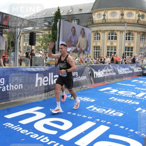 29.06.2025 - hella hamburg halbmarathon Michael Strokosch http://msf.ph/oto/8460281 29.06.2025 10:32:41 Ziel 1707, 1990, 11877, 12987, 13961, 14293, 14908, 16619, 17117, 18135 meine-sportfotos.de