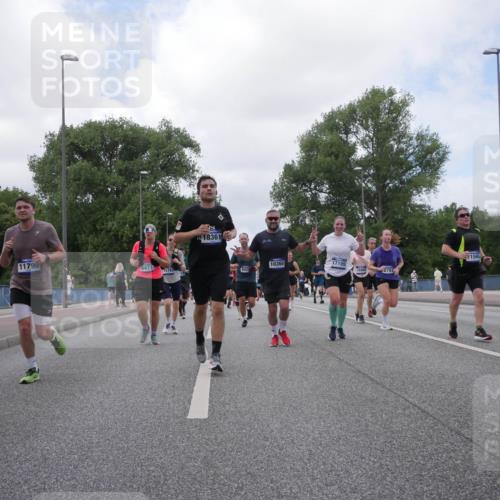 29.06.2025 - hella hamburg halbmarathon Luisa Fischer http://msf.ph/oto/8460287 29.06.2025 10:38:41 Kennedybrücke 11790, 6471, 15783, 18361, 10360, 17105, 1565, 2787, 2787, 3828, 4703, 4965, 5147, 6029, 6189, 6471, 8296, 9803, 10360, 10565, 10652 meine-sportfotos.de