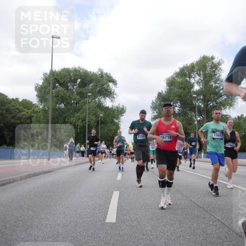 29.06.2025 - hella hamburg halbmarathon Luisa Fischer http://msf.ph/oto/8460390 29.06.2025 10:38:45 Kennedybrücke 17998, 6189, 16710, 514, 10652, 17883, 6, 2787, 3828, 4965, 5147, 6029, 6189, 6471, 6867, 8567, 9470, 9819, 10360, 10565, 10652 meine-sportfotos.de