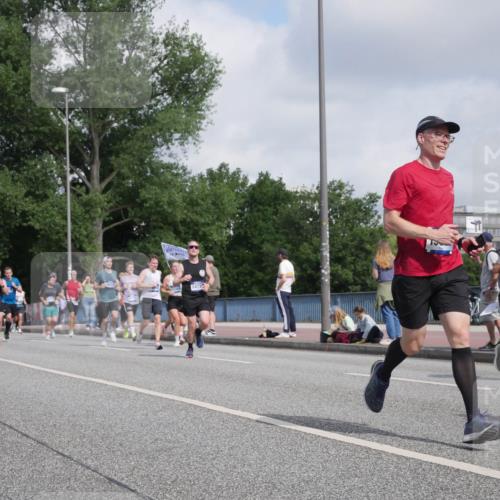 29.06.2025 - hella hamburg halbmarathon Luisa Fischer http://msf.ph/oto/8460454 29.06.2025 09:54:02 Kennedybrücke 1990, 1472, 1749, 1570, 1941, 3523, 4843, 5375, 5410, 7363, 7962, 8871, 9380, 10375 meine-sportfotos.de