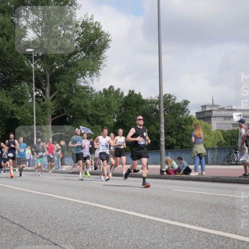 29.06.2025 - hella hamburg halbmarathon Luisa Fischer http://msf.ph/oto/8460486 29.06.2025 09:54:03 Kennedybrücke 4634, 8871, 5410, 15542, 13196, 14722, 1570, 1941, 3523, 4999, 5410, 7105, 7363, 7962, 8871, 9380, 10375 meine-sportfotos.de