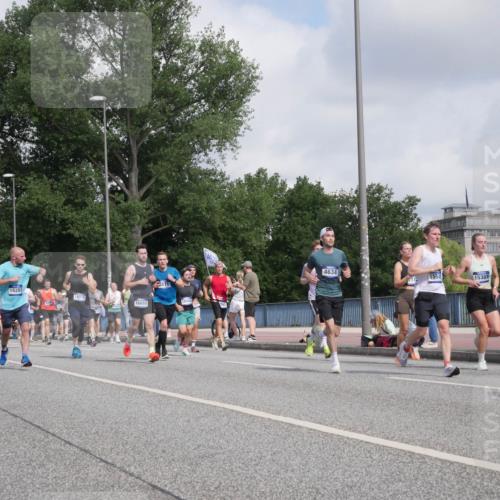 29.06.2025 - hella hamburg halbmarathon Luisa Fischer http://msf.ph/oto/8460528 29.06.2025 09:54:05 Kennedybrücke 16281, 10375, 16660, 18868, 4634, 131, 1555, 15383, 1570, 1903, 1920, 4999, 5410, 7105, 7363, 7962, 8346, 8871, 9114, 9364, 10375 meine-sportfotos.de
