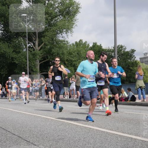 29.06.2025 - hella hamburg halbmarathon Luisa Fischer http://msf.ph/oto/8460583 29.06.2025 09:54:07 Kennedybrücke 9114, 18764, 83461, 10375, 11714, 16281, 16660, 5871, 1570, 1903, 1920, 4297, 4999, 5410, 7092, 7105, 7363, 7962, 8346, 8871, 9114, 9364, 10375, 10669 meine-sportfotos.de