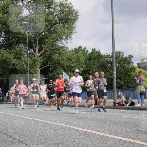 29.06.2025 - hella hamburg halbmarathon Luisa Fischer http://msf.ph/oto/8460616 29.06.2025 09:54:09 Kennedybrücke 8346, 18764, 10934, 19, 4999, 11714, 1570, 1903, 1920, 4297, 4999, 5410, 7092, 7105, 7363, 7962, 8346, 8871, 9114, 9364, 10375, 10480, 10669 meine-sportfotos.de