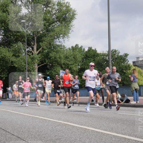 29.06.2025 - hella hamburg halbmarathon Luisa Fischer http://msf.ph/oto/8460623 29.06.2025 09:54:10 Kennedybrücke 17361, 9114, 18764, 7092, 8346, 10934, 7105, 10, 4999, 1903, 11714, 18963, 114, 1570, 1903, 1920, 4297, 4999, 7092, 7105, 7363, 7962, 8346, 8871, 9114, 9364, 10375, 10480, 10669 meine-sportfotos.de