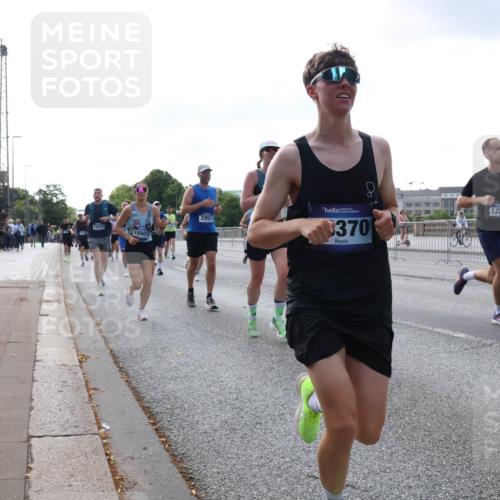 29.06.2025 - hella hamburg halbmarathon Lena Gebhardt http://msf.ph/oto/8460640 29.06.2025 09:54:47 Lombardsbrücke 12670, 18801, 2955, 8, 370, 12269, 1171, 1342, 1549, 1817, 1942, 2020, 2222, 2367, 2442, 2470, 2561, 2592, 2596, 2670, 2816, 2889, 2955, 3208, 3209, 3562, 4017, 4816, 4832, 5020, 5399, 5447, 5705, 5706, 5884, 6266, 6290, 6389, 6630, 6723, 6819, 6923, 6978, 6991, 7087, 7274, 7335, 7709, 7908, 8117, 8142, 8374, 8482, 8487, 8576, 8657, 8698, 8916, 8981, 9038, 9051, 9093, 9476, 9661, 9710, 9815, 9924, 10057, 10237, 11333 meine-sportfotos.de