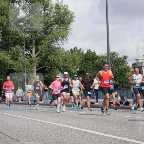 29.06.2025 - hella hamburg halbmarathon Luisa Fischer http://msf.ph/oto/8460643 29.06.2025 09:54:11 Kennedybrücke 17381, 9114, 1520, 18764, 10934, 346, 53, 1105, 4999, 1903, 18963, 364, 1570, 1903, 1920, 4297, 4999, 7092, 7105, 7363, 7962, 8346, 8871, 9114, 9364, 10375, 10480, 10669 meine-sportfotos.de