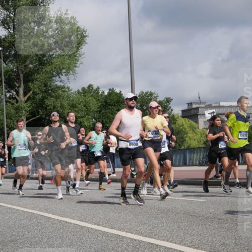 29.06.2025 - hella hamburg halbmarathon Luisa Fischer http://msf.ph/oto/8460735 29.06.2025 09:54:26 Kennedybrücke 5014, 8074, 18, 72, 3437, 5129, 8900, 15164, 80, 15935, 15932, 1312, 1353, 2653, 2880, 3437, 3697, 4991, 5014, 5129, 5987, 6490, 6770, 8074, 8359, 8900, 9358, 9659, 10319 meine-sportfotos.de